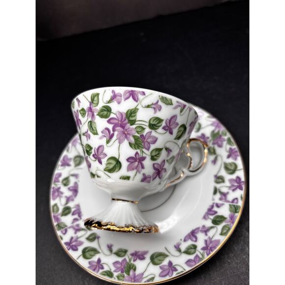 Vintage Footed Teacup and Saucer Chintz, Violet Floral w/Gold Made in Japan - Picture 2 of 16